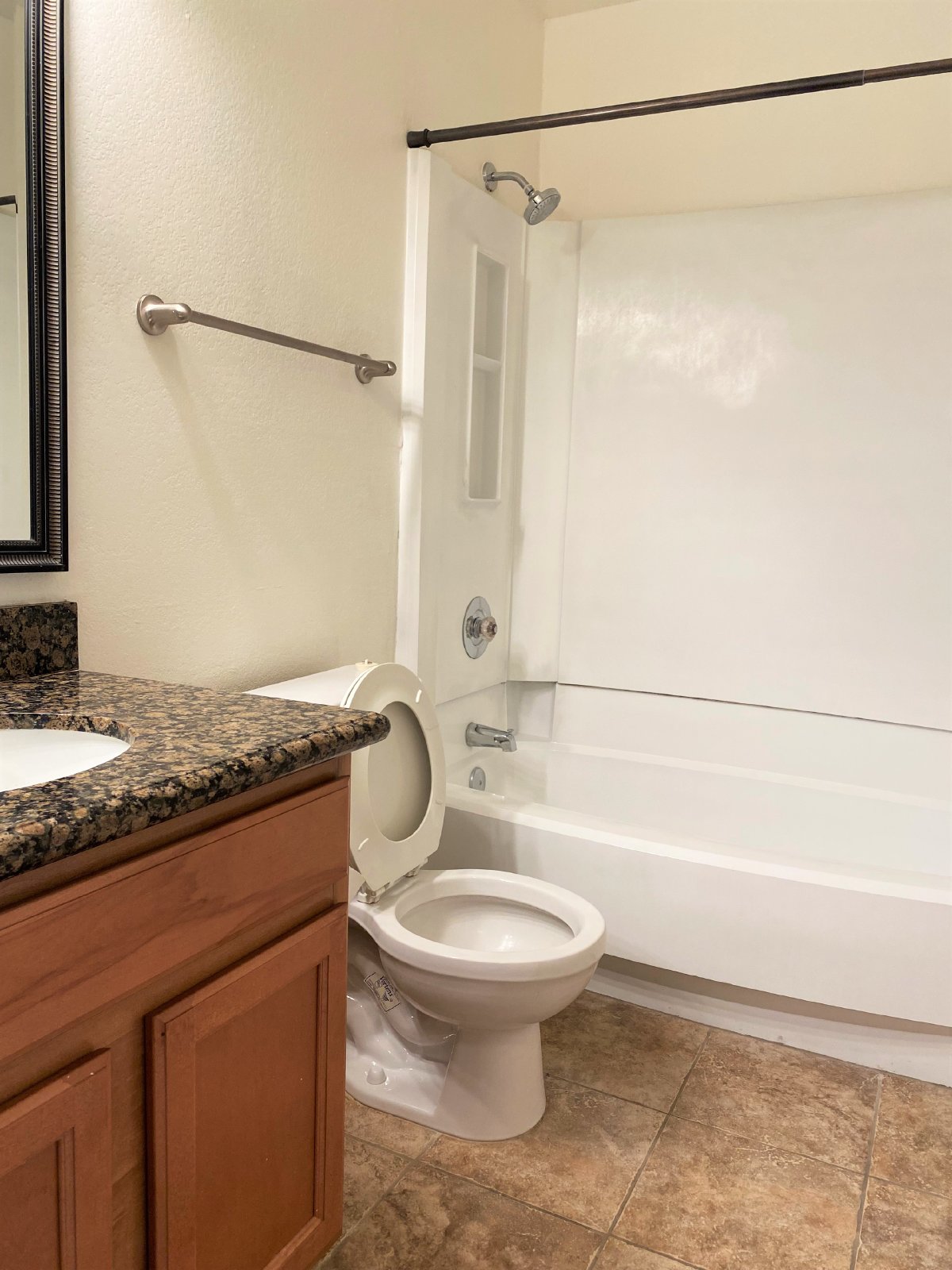 Charming 1 bedroom, 1 bathroom condo property image