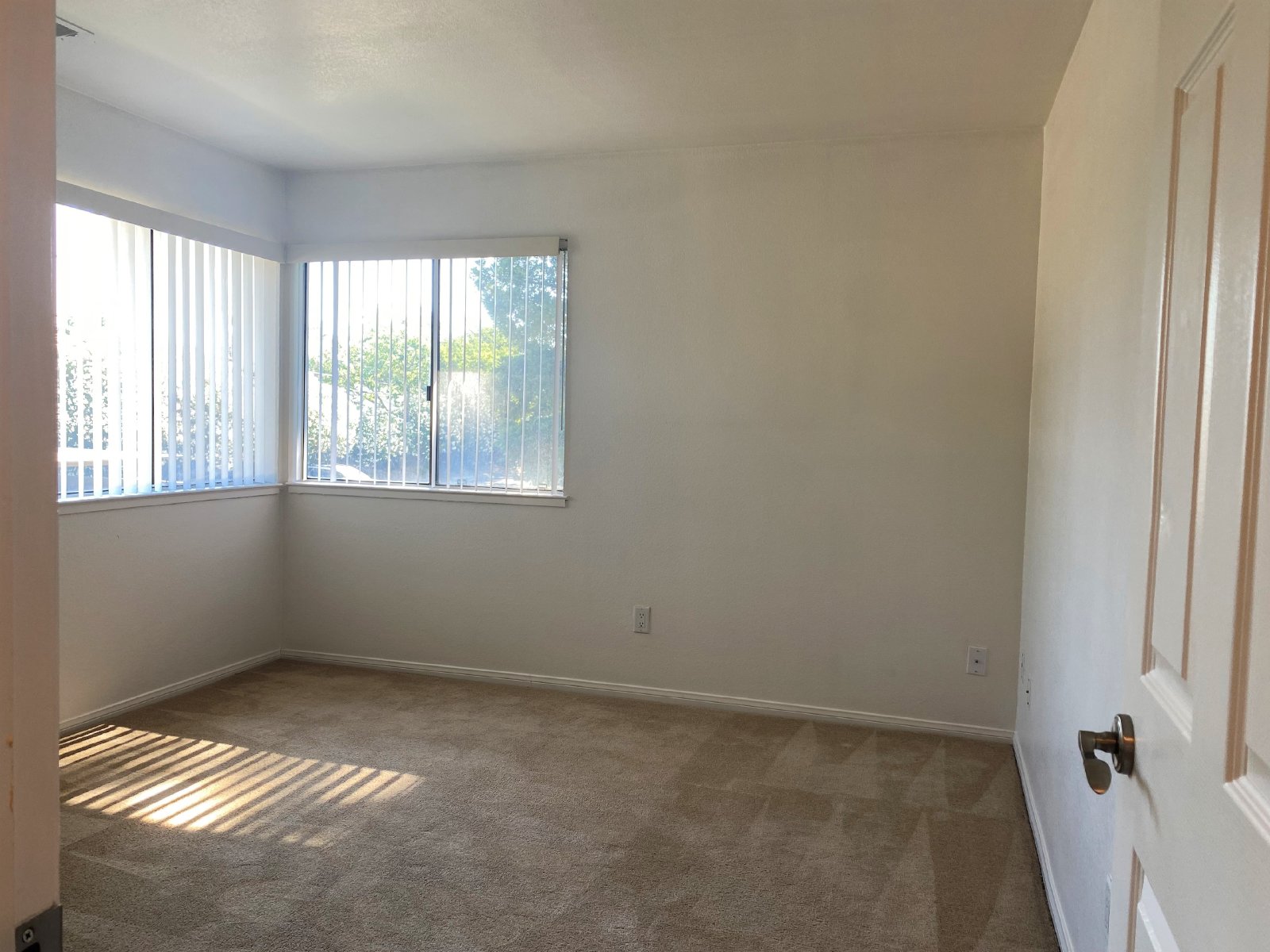 Charming 1 bedroom, 1 bathroom condo property image