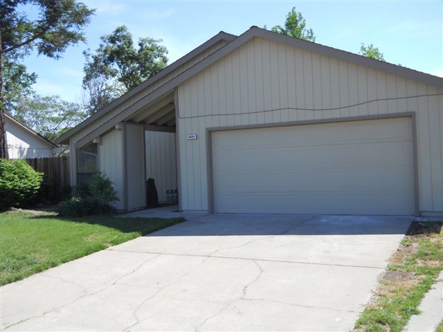 Charming 2 bedroom 2 bathroom home located in south Sacramento! property image