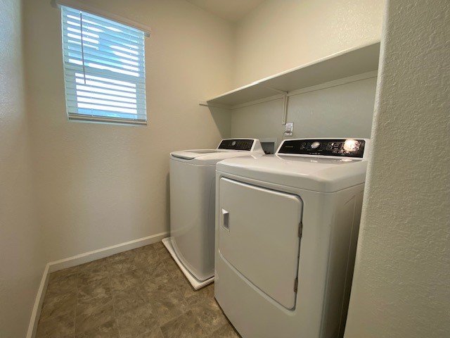 Beautiful 4 bedroom 2.5 bath home in Natomas! 1345 Harvest Glen Way property image