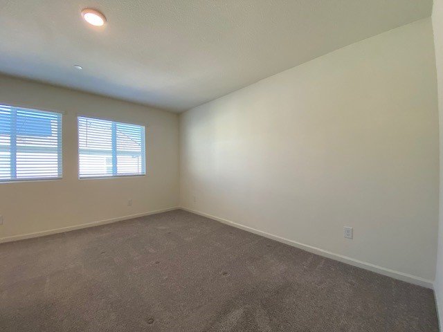 Beautiful 4 bedroom 2.5 bath home in Natomas! 1345 Harvest Glen Way property image
