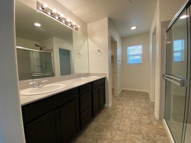 Beautiful 4 bedroom 2.5 bath home in Natomas! 1345 Harvest Glen Way property image