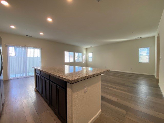 Beautiful 4 bedroom 2.5 bath home in Natomas! 1345 Harvest Glen Way property image