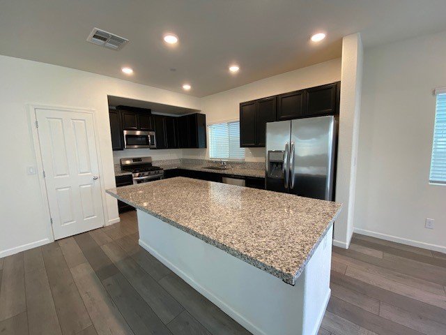 Beautiful 4 bedroom 2.5 bath home in Natomas! 1345 Harvest Glen Way property image