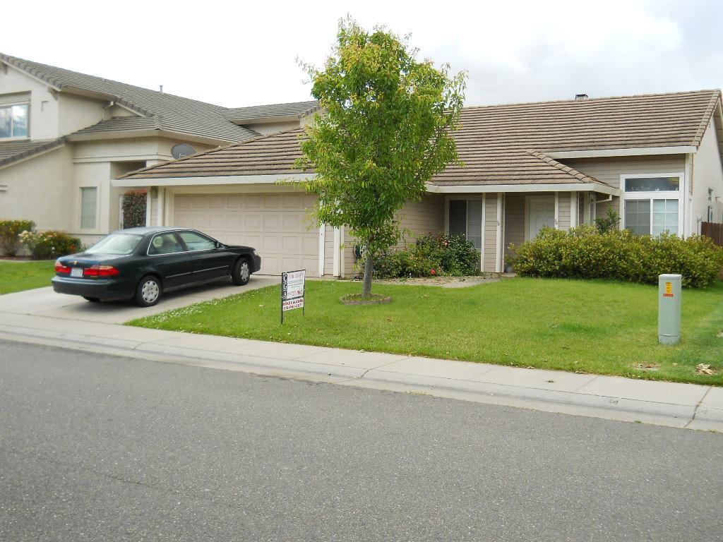 Beautiful 4/2 home in Elk Grove-8575 Dianthus Way property image