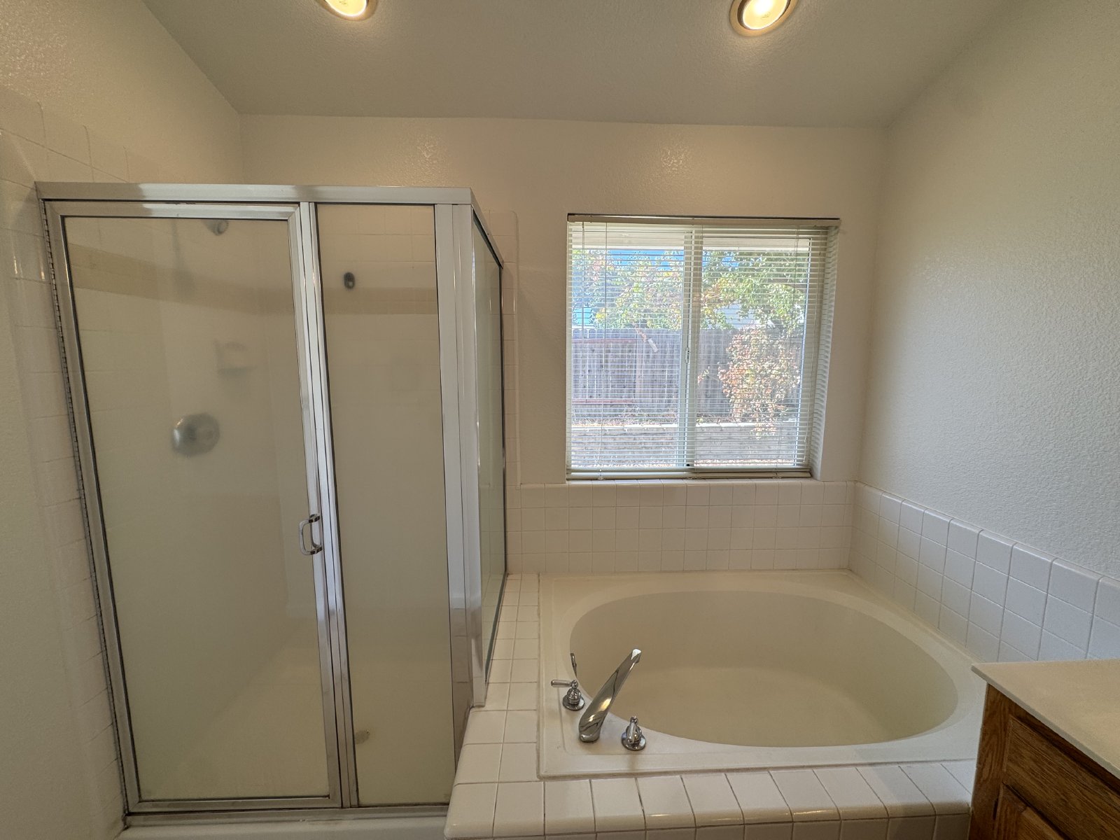 Beautiful 4/2 home in Elk Grove-8575 Dianthus Way property image