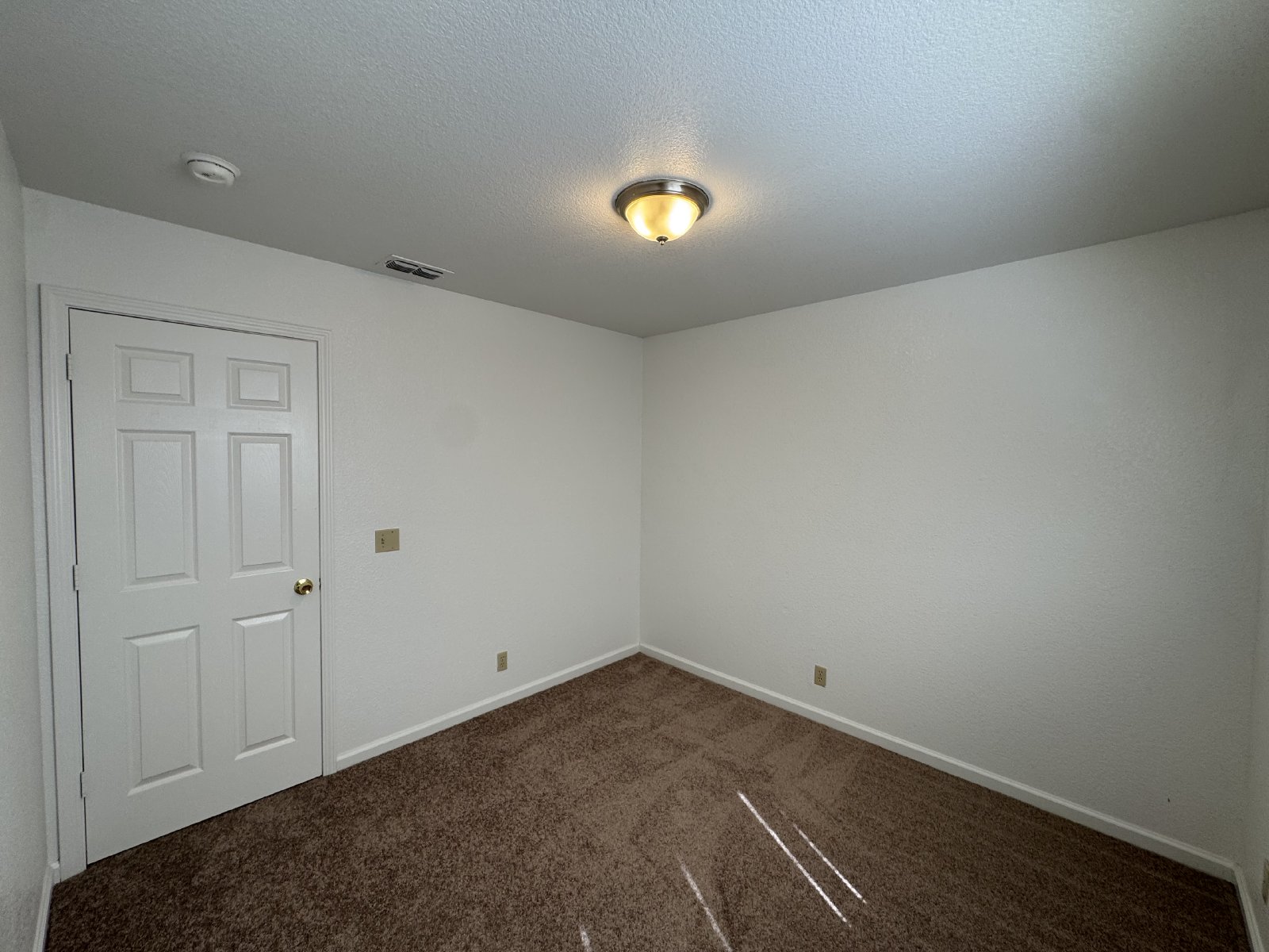 Beautiful 4/2 home in Elk Grove-8575 Dianthus Way property image