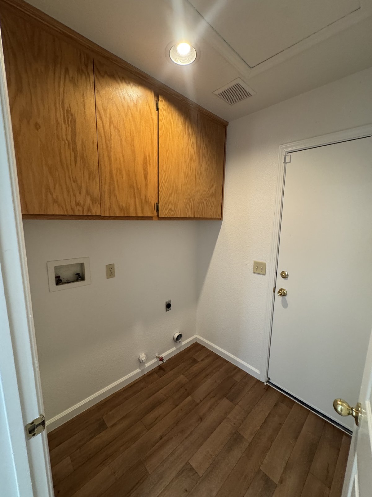 Beautiful 4/2 home in Elk Grove-8575 Dianthus Way property image