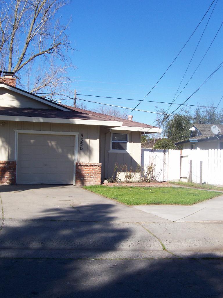 3 bedroom duplex in the wonderful city of Fair Oaks! property image