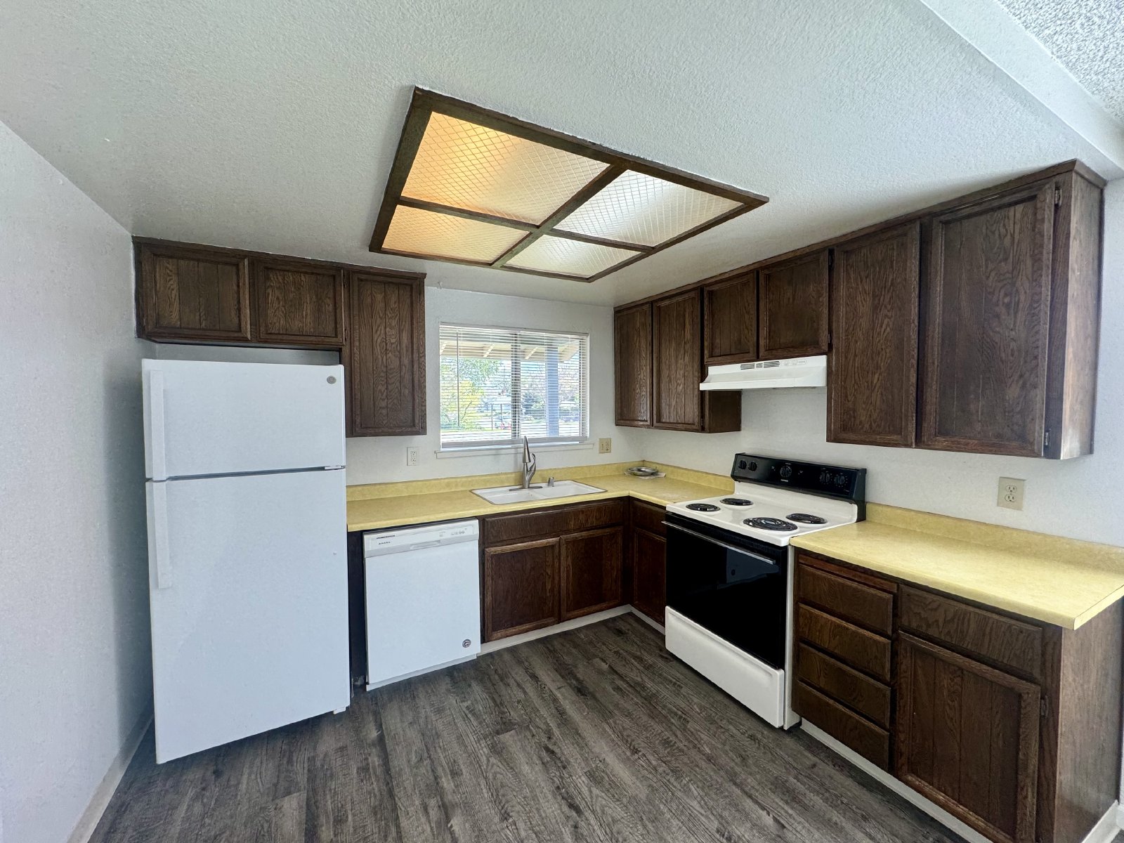 Charming duplex in Orangevale at 5813 Hazel property image