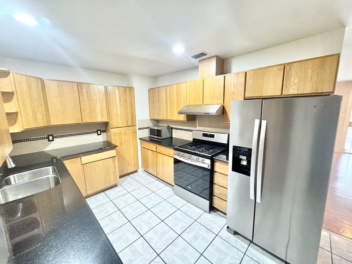 Stunning 3-bedroom, 2-bath home in North Highlands! property image