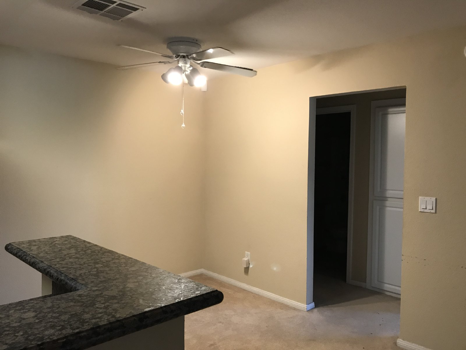 Charming 1 bedroom, 1 bathroom condo property image