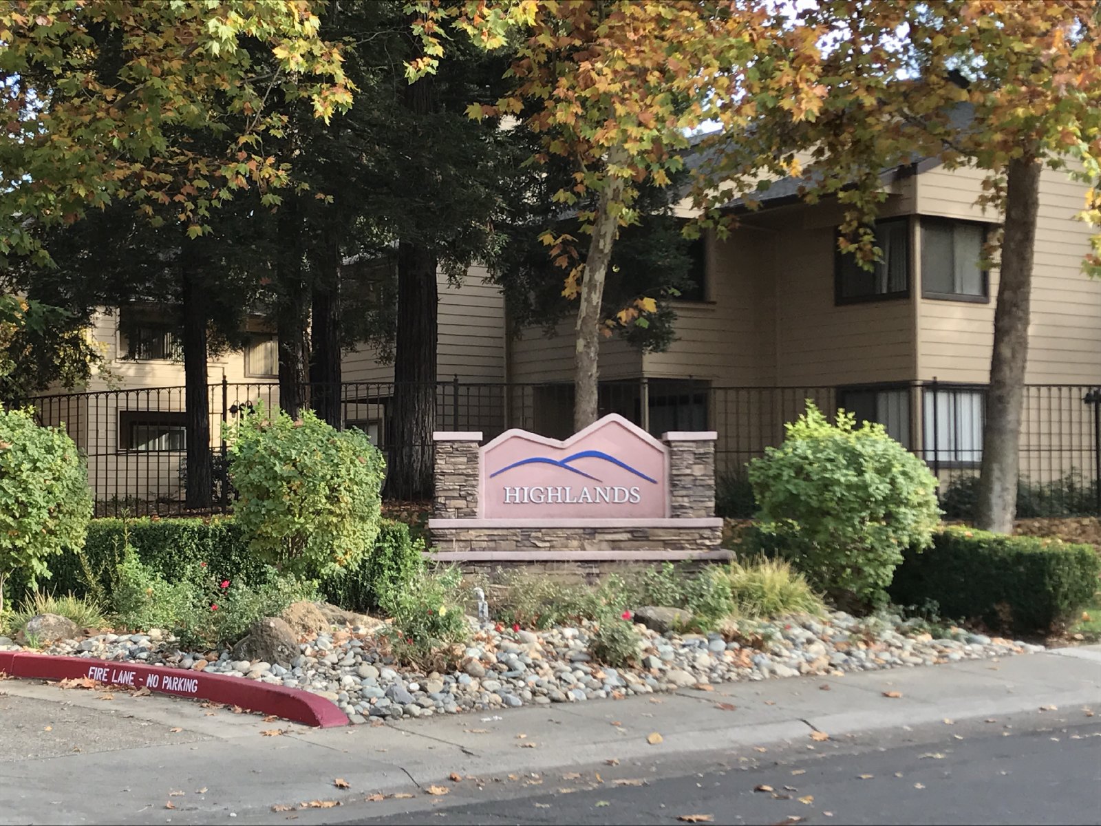Charming 1 bedroom, 1 bathroom condo property image